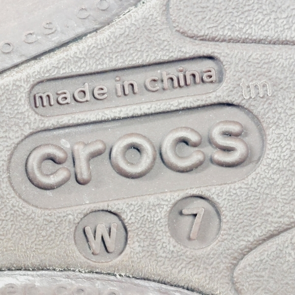 Crocs Juneau Women’s Slip On Rubber Loafer Flats Brown Closed Toe Shoes F541 - Picture 9 of 11